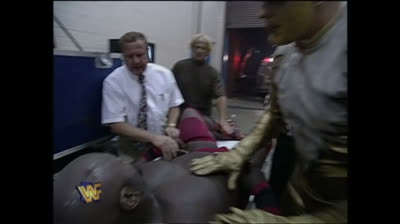 1996.05.27b ⭐ Goldust kisses Ahmed Johnson ⭐ WWF Raw